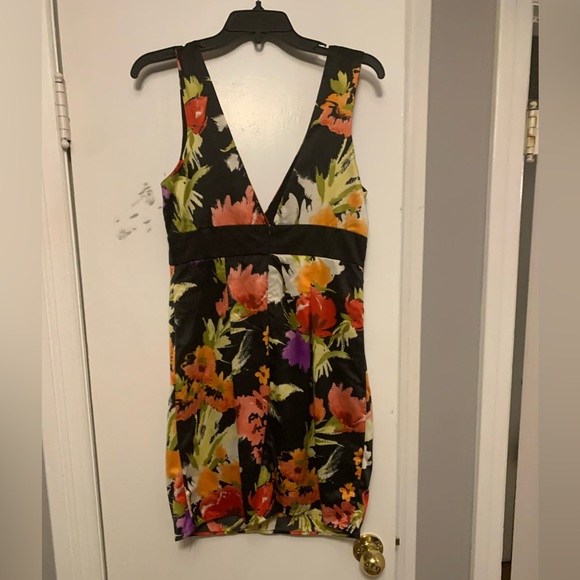 Forever 21 Women’s floral patterned dress size Large. Zipper down back-middle. - Picture 3 of 5
